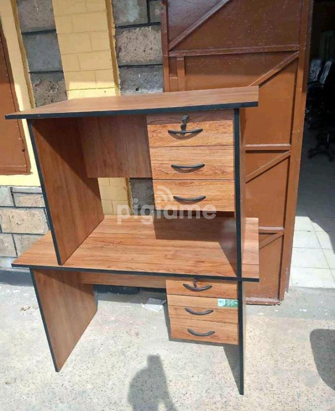 Murang computer hot sale table