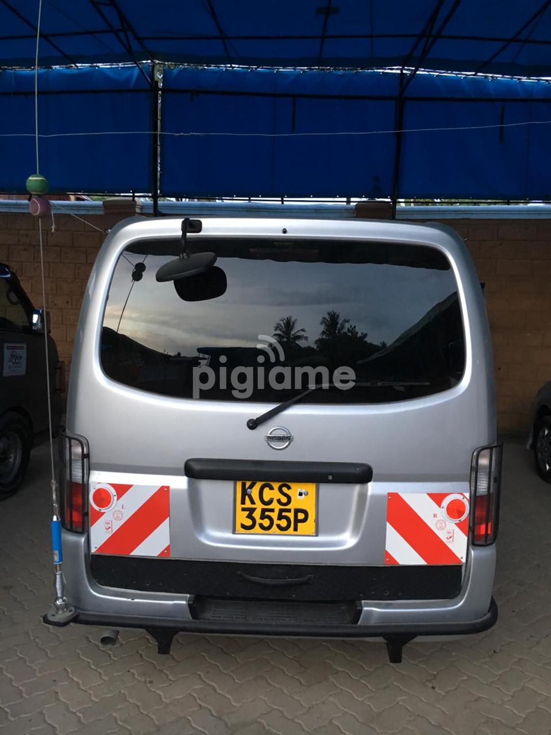 Tour Van 10 Seater for Hire with Driver/Guide PigiaMe