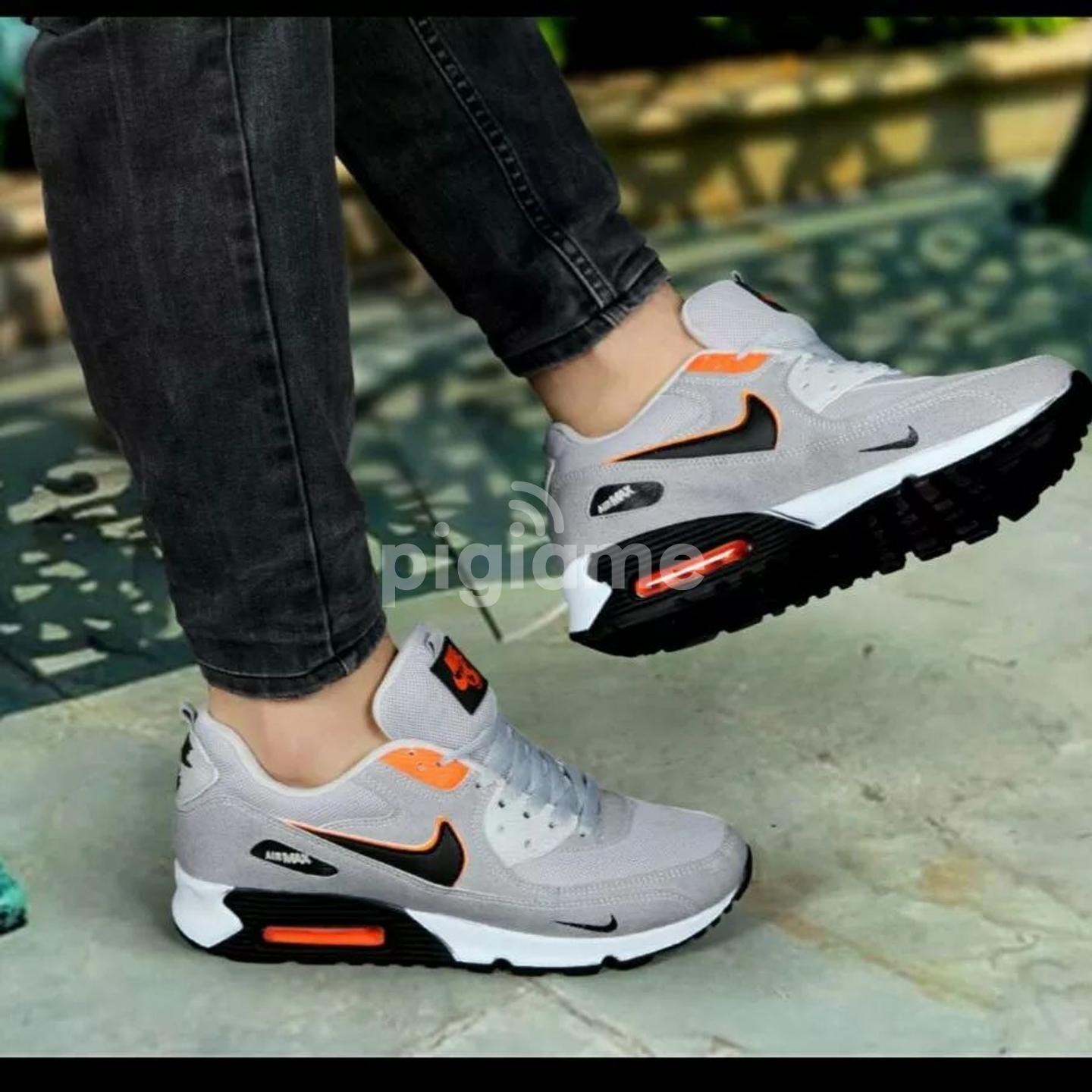 Airmax sneakers top