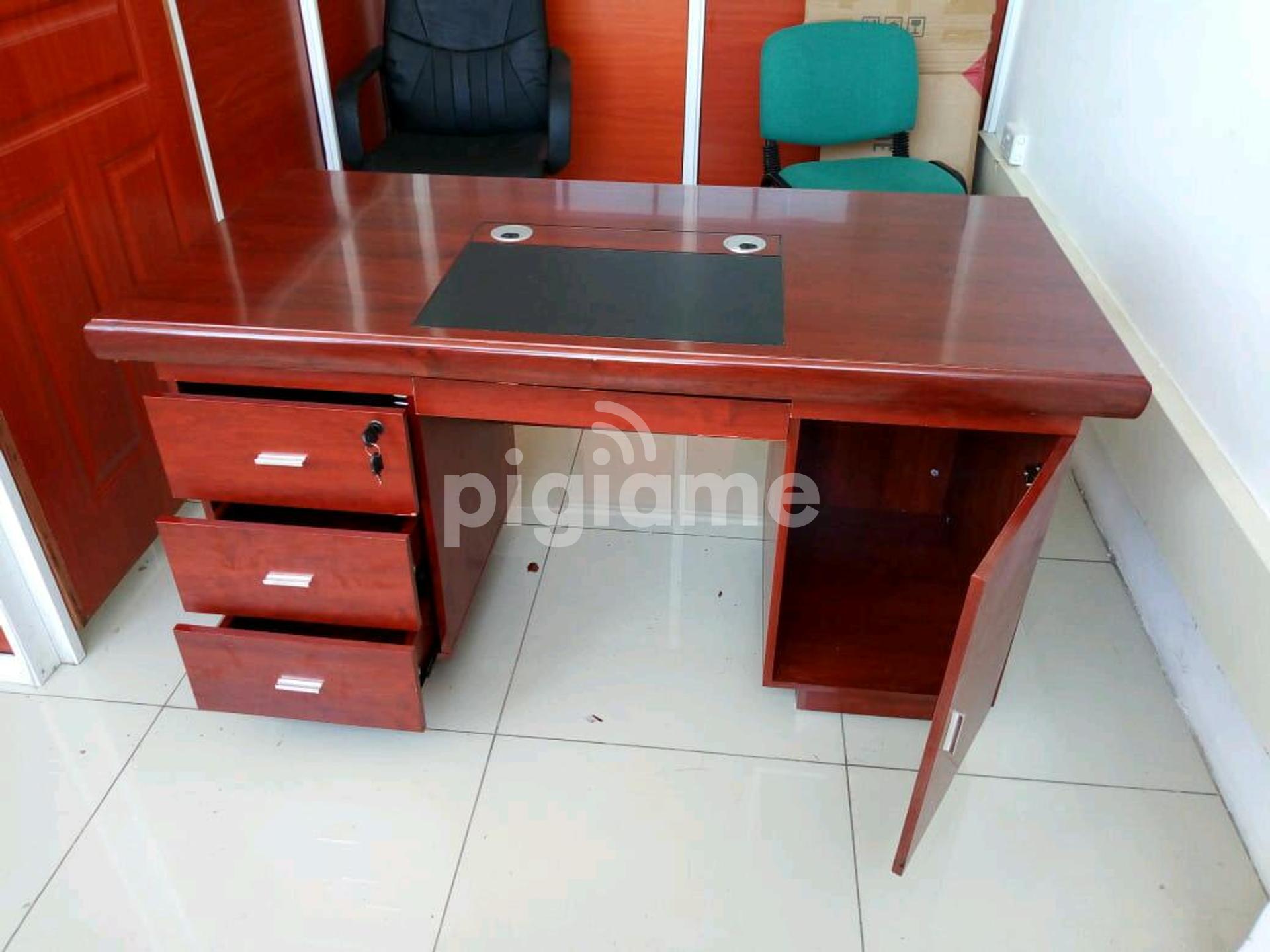 1.4m Executive office desk in Nairobi PigiaMe