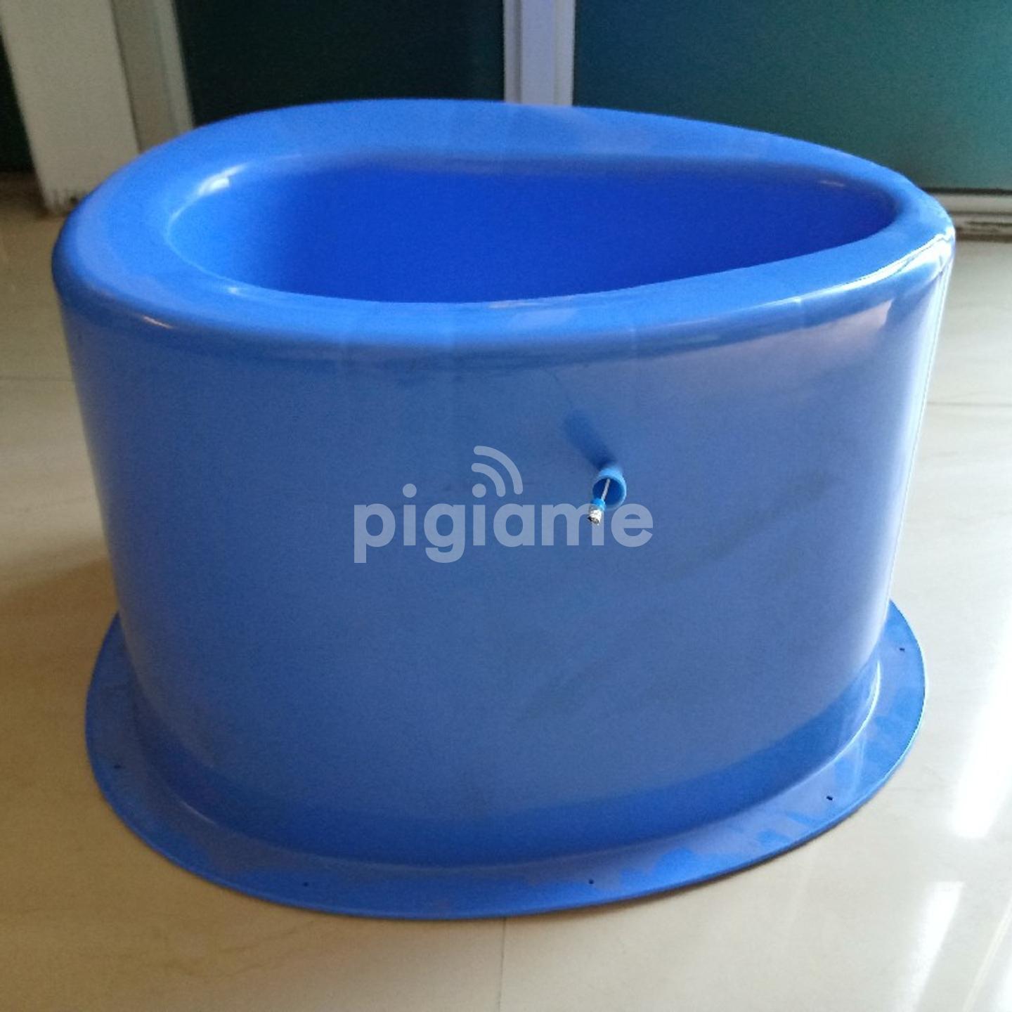 Hard plastic 2025 toilet seat