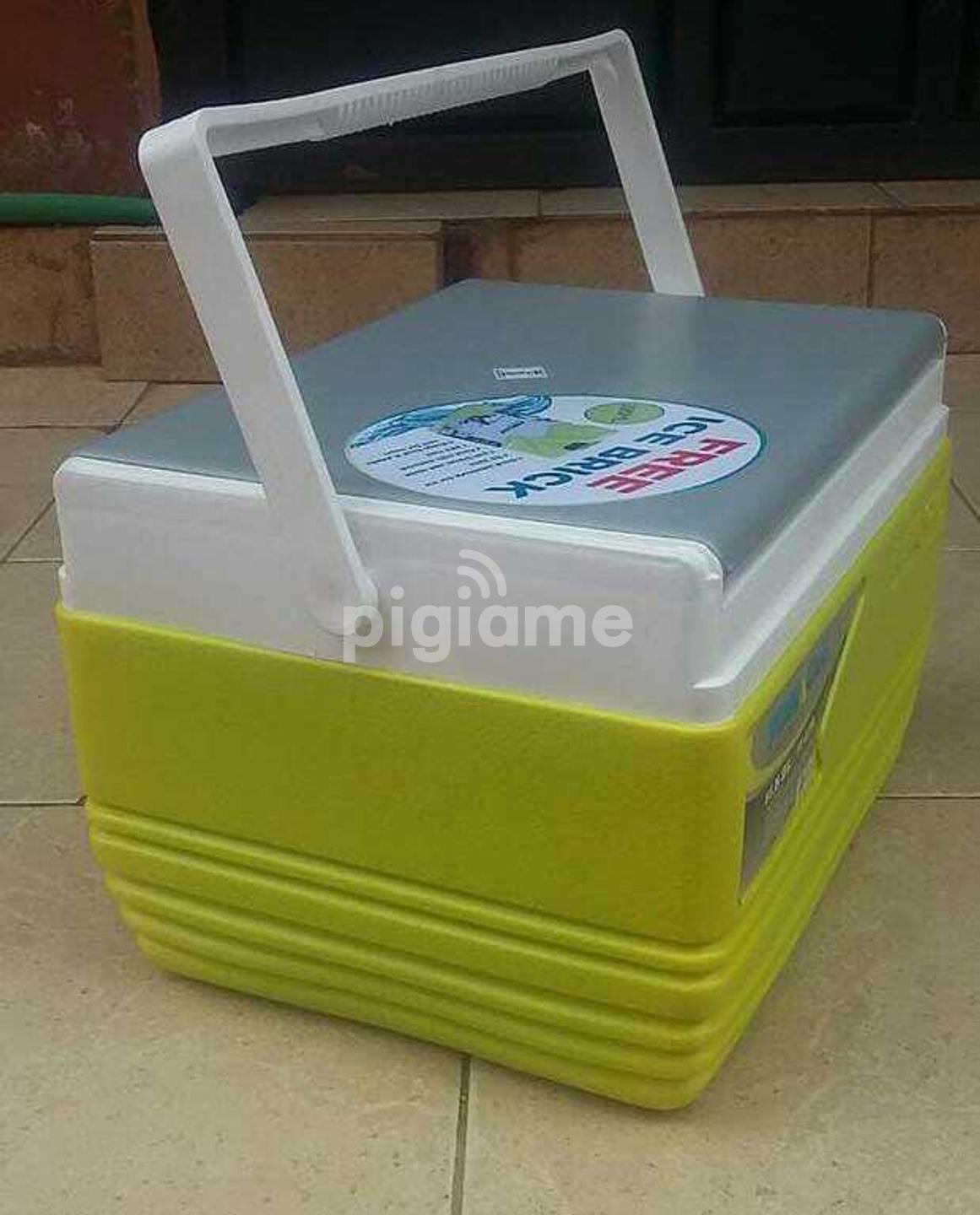 Pinnacle Cooler Box With Free Ice Brick in Nairobi CBD, Ronald Ngala