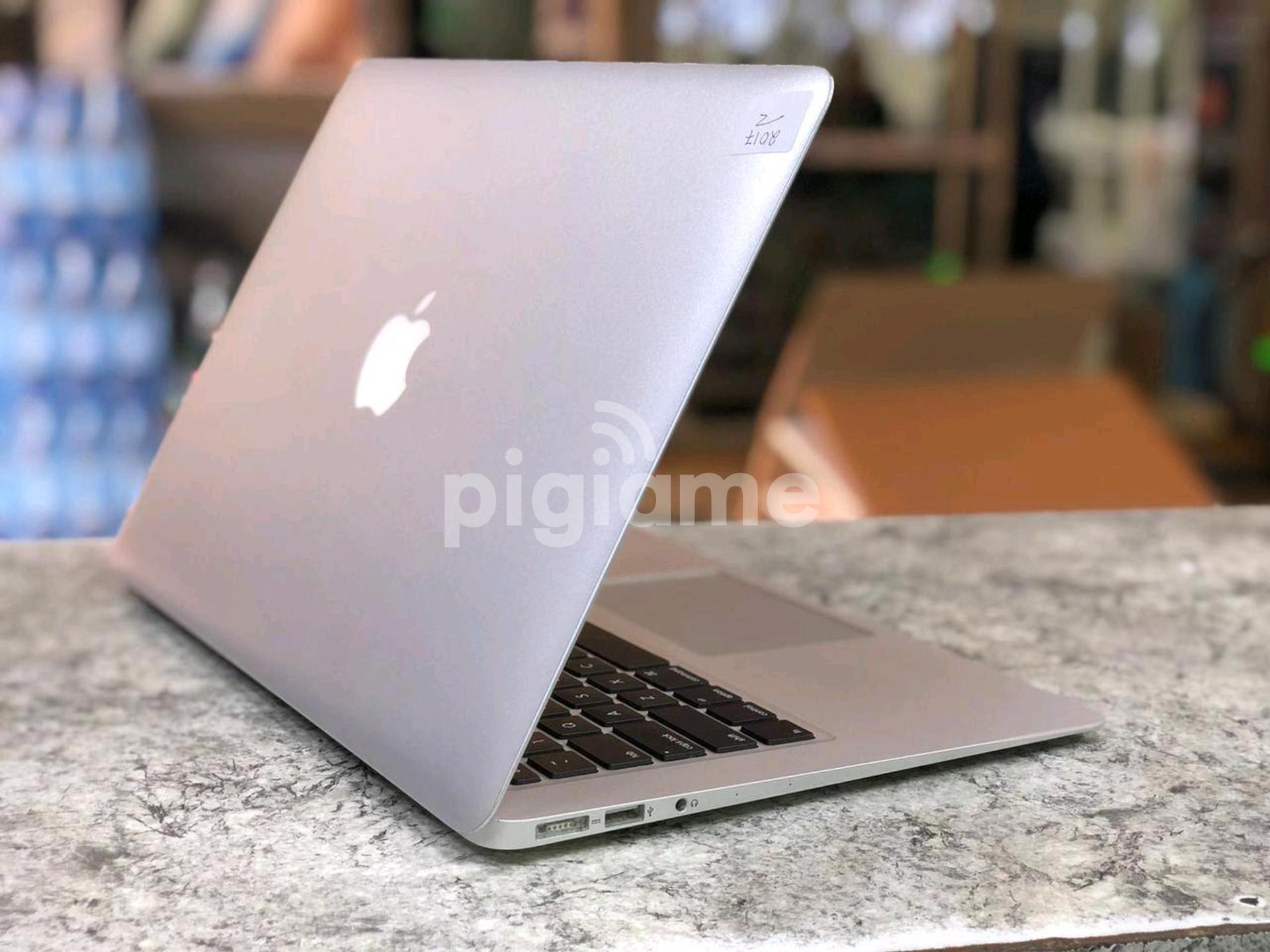 アップル Macbook Air Mid 2013 Intel Core i5… 中古Mac ノート