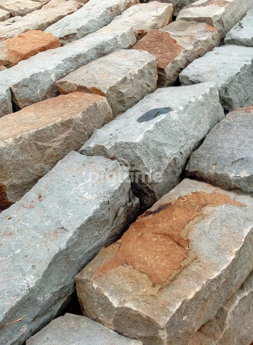 Foundation stones (9 * 9) PigiaMe