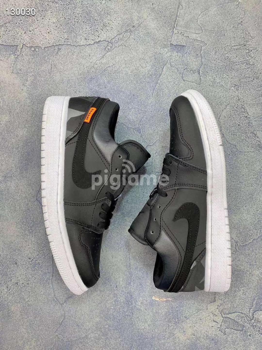 Nike Air Jordan 1 Low Men Shoes-Black 