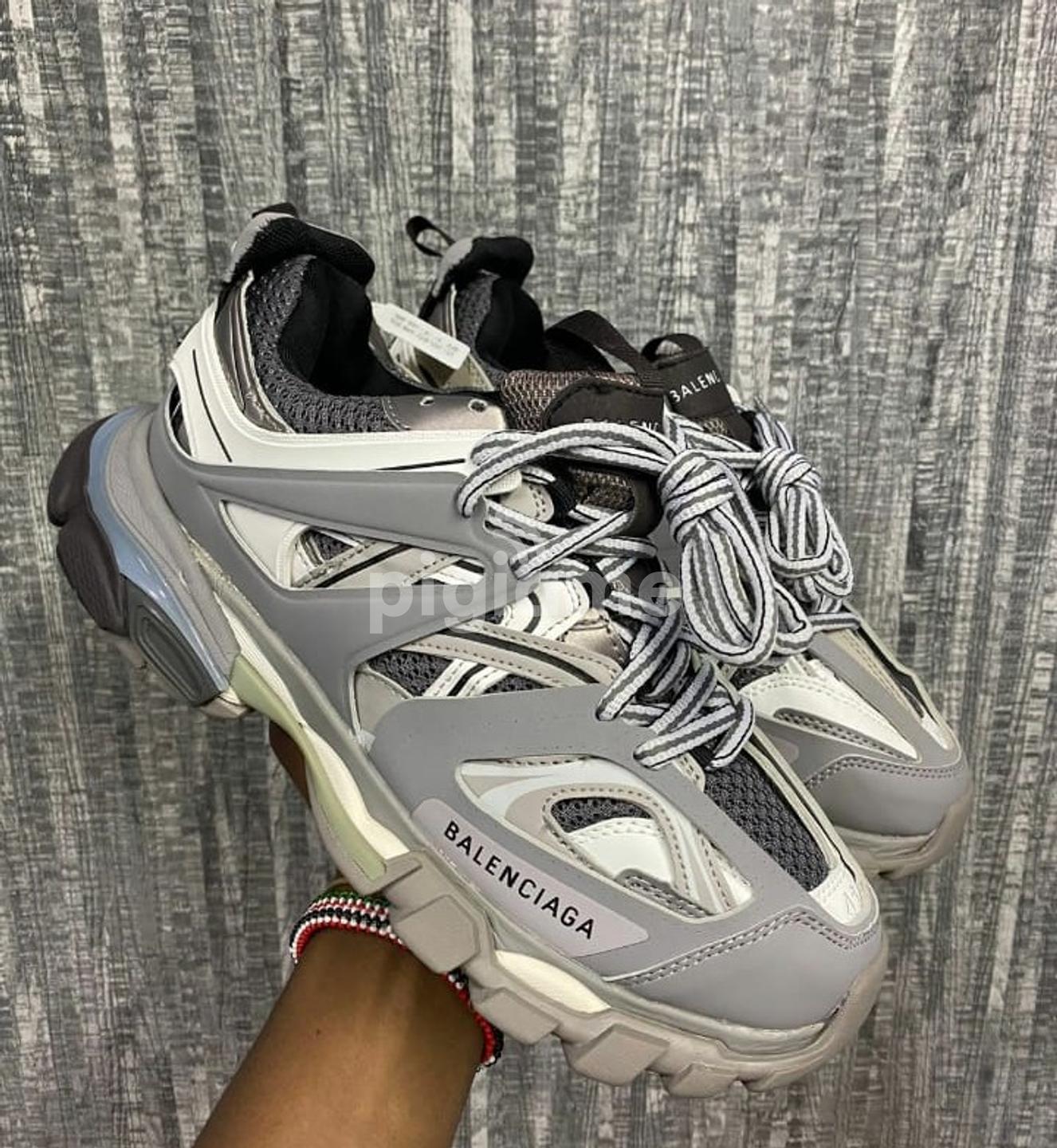 Grey balenciaga deals track