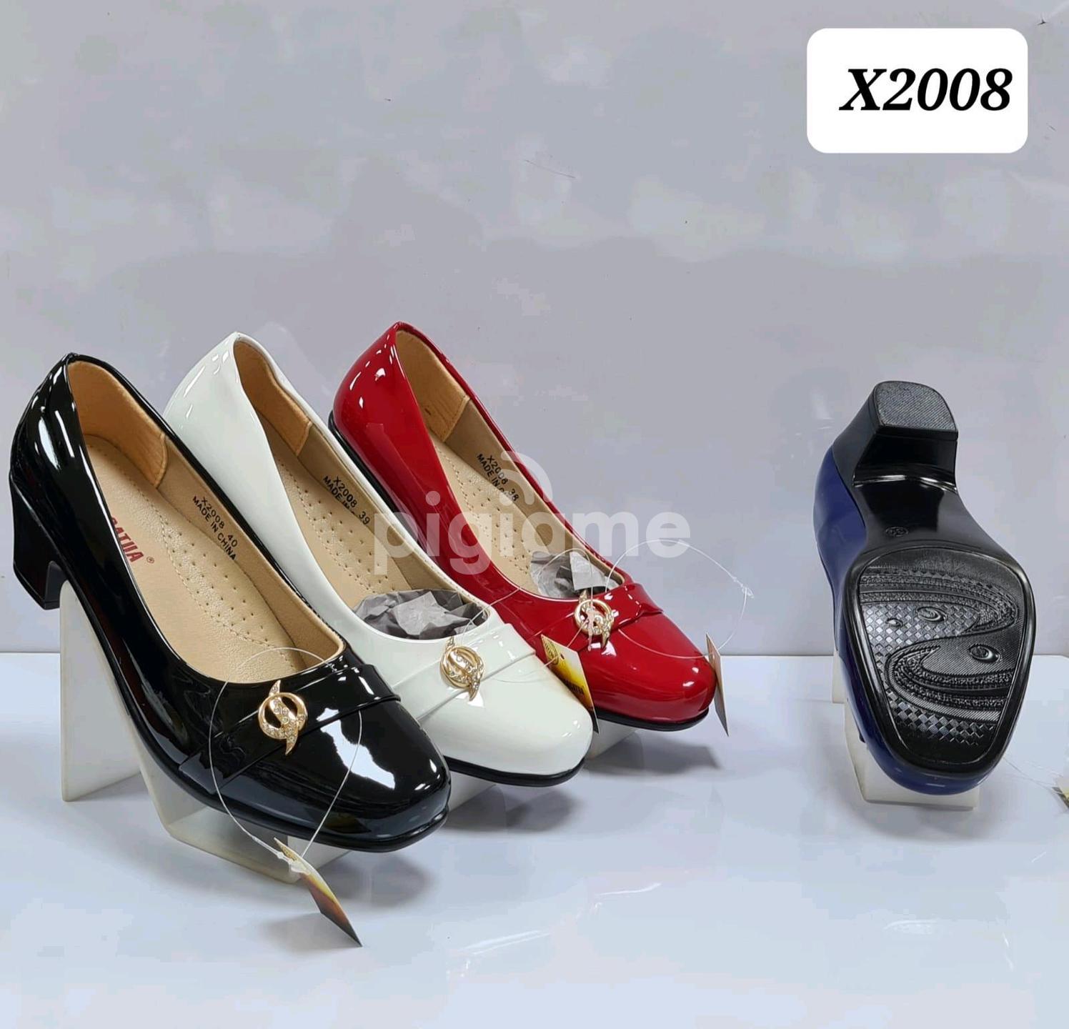 Heel best sale slip ons