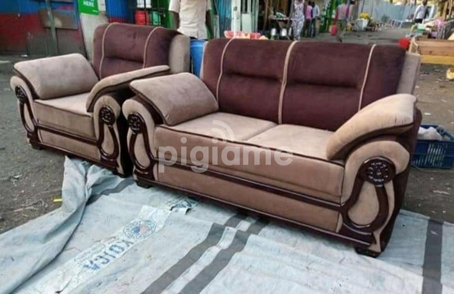 Kangaroo SofasLeather/Fabric 57 Seaters in Gikomba PigiaMe