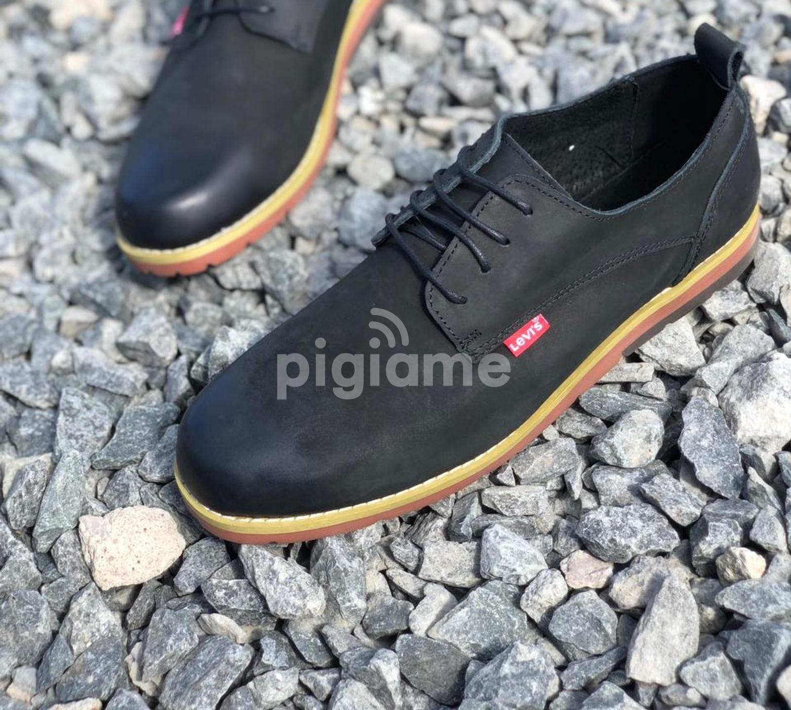 Black leather levi 2025 shoes