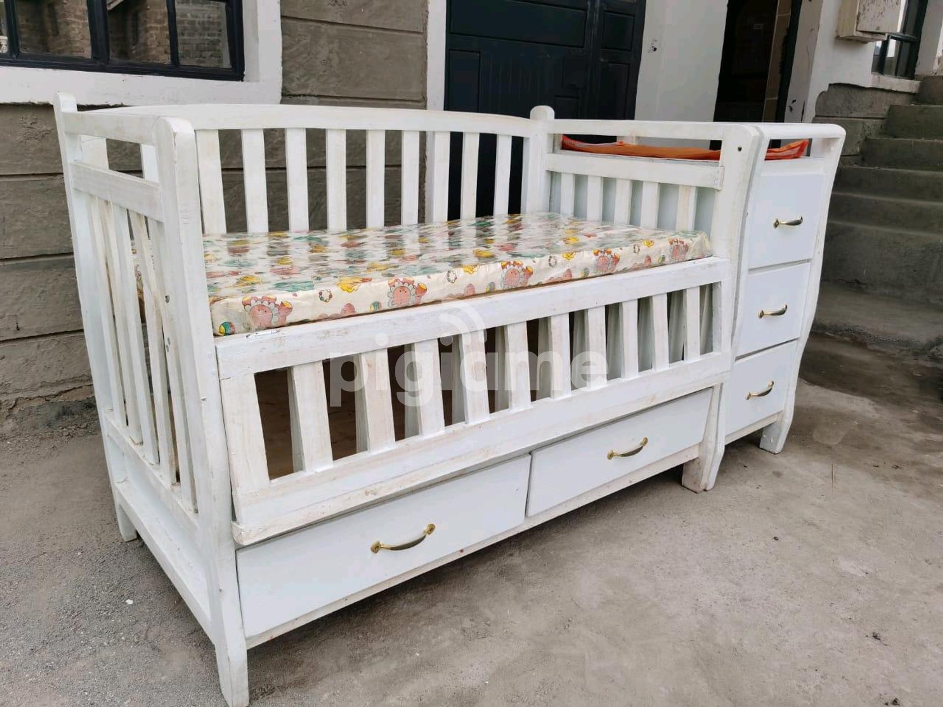 Baby cot store on jiji