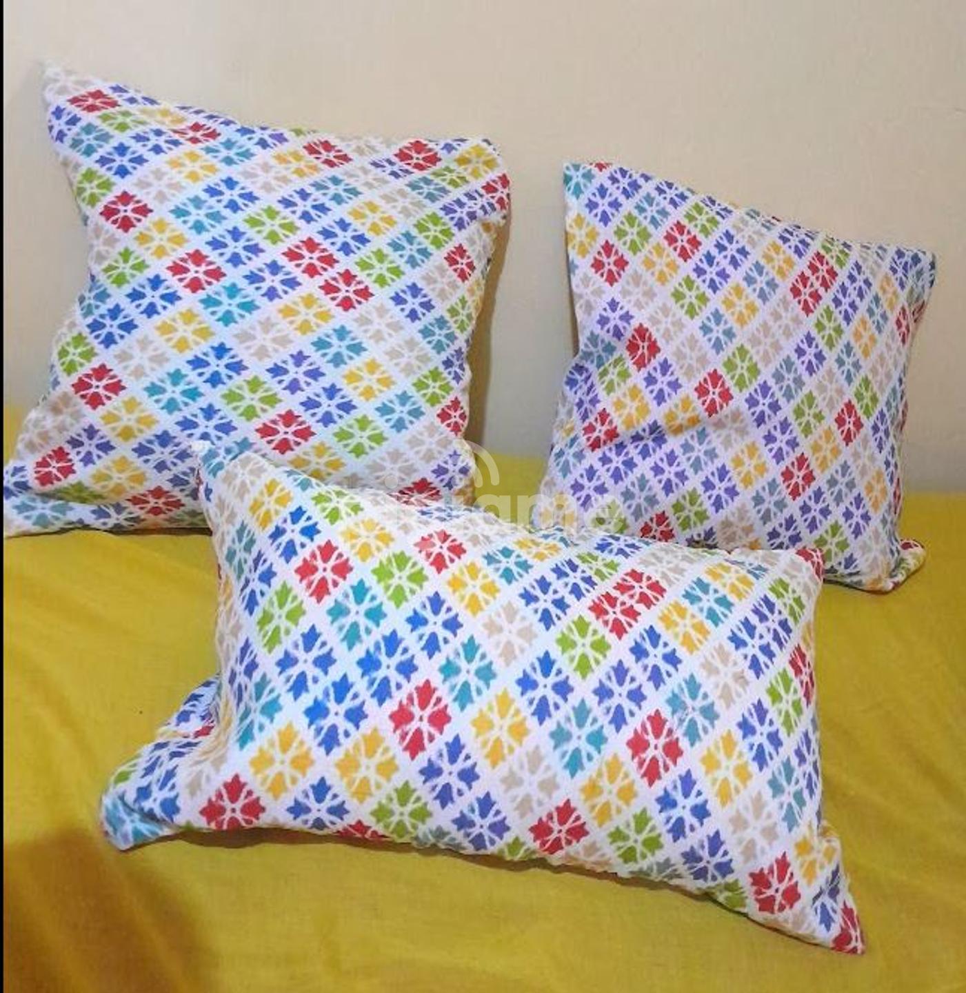 Set Of 3 Fibre Throw Pillows 2 Square 1 Mini Lumbar Pillow in