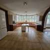 5 Bed House with En Suite in Rosslyn thumb 12