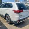 MITSUBISHI OUTLANDER 2017 MODEL. thumb 7