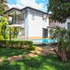 5 Bed Villa with En Suite in Nyari thumb 6