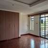 4 Bed House with En Suite in Rosslyn thumb 11