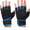 Weight lifting gloves thumb 1