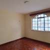 4 Bed Apartment with En Suite at 2Nd Parklands Avenue thumb 2