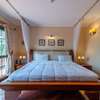 4 Bed House with En Suite at Ridgeways thumb 7