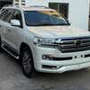 Toyota Land cruiser v8 2018 model thumb 9