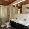 4 Bed House with En Suite in Redhill thumb 11