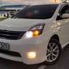 Toyota ISIS 2010 thumb 1
