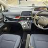 Toyota Sienta hybrid Blue 2018 thumb 3