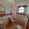 5 Bed House with En Suite at Mimosa Road thumb 7
