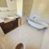 6 Bed House with En Suite in Rosslyn thumb 12