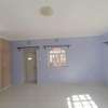 5 Bed House with En Suite in Membley thumb 3