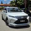 Toyota Harrier White hybrid 2018. 2wd thumb 8
