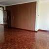 4 Bed House with En Suite in Rosslyn thumb 4