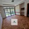 4 Bed Apartment with Swimming Pool in Riverside thumb 4