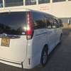 Toyota Noah thumb 0