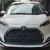 toyota sienda g grade non hybrid thumb 2