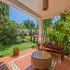 4 Bed House with Garden in Lavington thumb 0