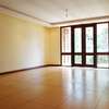 4 Bed Apartment with En Suite in Riverside thumb 3