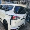 Toyota sienta hybrid thumb 0