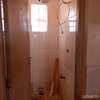 SPACIOU MASTER ENSUITE TWO BEDROOM TO LET thumb 5