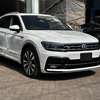 Volkswagen Tiguan white 2018 thumb 2