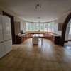 5 Bed House with En Suite in Rosslyn thumb 6