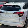 Honda vezel Hybrid white 2018 thumb 11