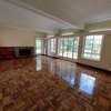 5 Bed House with En Suite at Rosslyn Road thumb 15