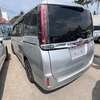 TOYOTA NOAH thumb 4