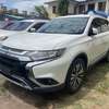 Mitsubishi outlander white 2018 thumb 0