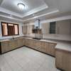 6 Bed Townhouse with En Suite in Lavington thumb 1