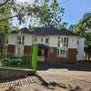 6 Bed House with En Suite at Rosslyn thumb 10