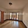 5 Bed House with En Suite in Gigiri thumb 9