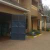 5 Bed House with En Suite in Garden Estate thumb 0