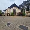 5 Bed House with En Suite in Lavington thumb 1