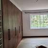 5 Bed Townhouse with En Suite in Rosslyn thumb 38